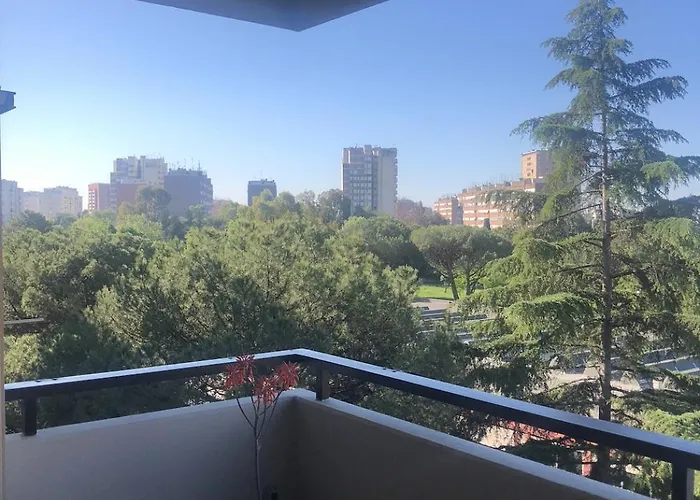 Stylish Spacious 3-bedroom Apartment, Open-space Kitchen, 3 Balconies! *